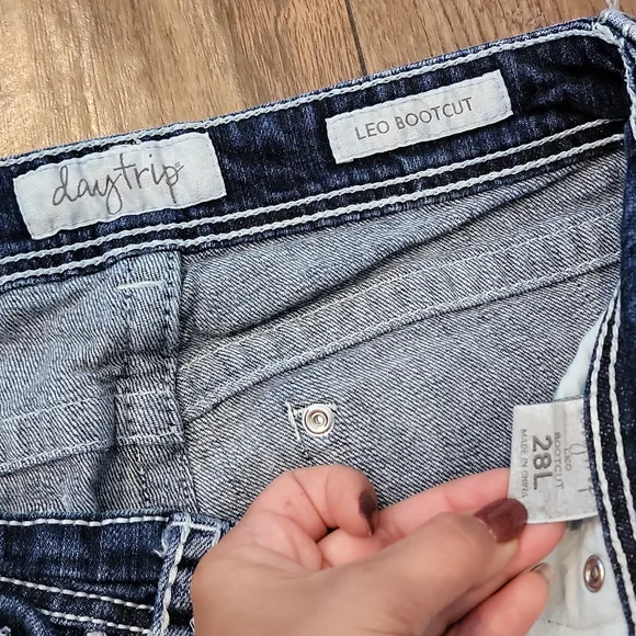 Day trip Leo bootcut 28x28 jeans - Picture 2 of 4